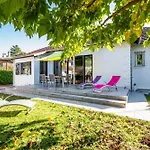 Σπίτι διακοπών A 150m De La Maison Avec Jardin Pour 9