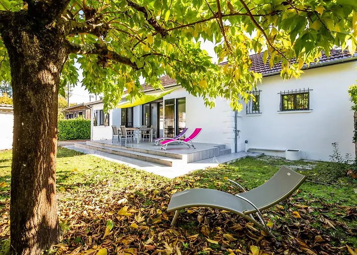 A 150m De La Maison Avec Jardin Pour 9 *