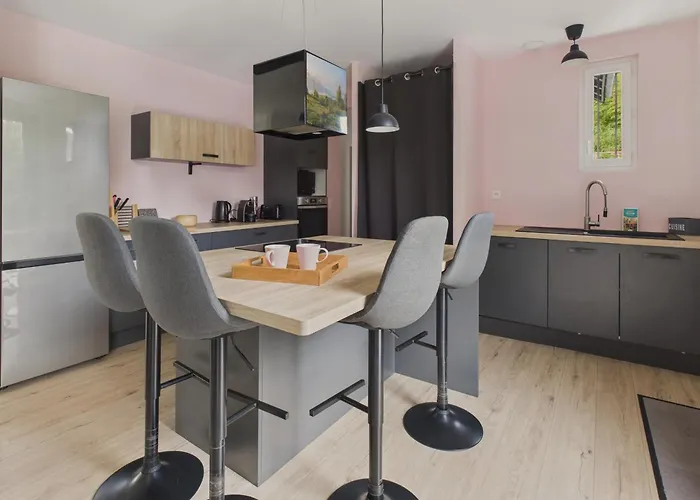 A 150m De La Maison Avec Jardin Pour 9 *