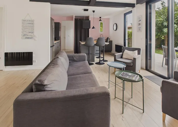 A 150m De La Maison Avec Jardin Pour 9