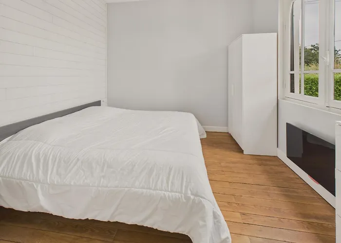 A 150m De La Maison Avec Jardin Pour 9 Semesterbostad