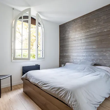 A 150m De La Maison Avec Jardin Pour 9 Ferienhaus *