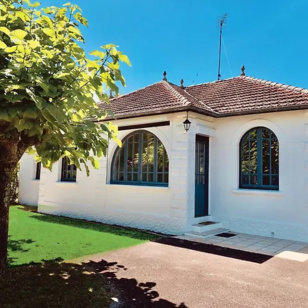 Holiday home A 150m De La Maison Avec Jardin Pour 9 Andernos-les-Bains